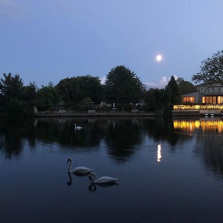 Serene Spacious Room Staines-upon-Thames Exteriér fotografie