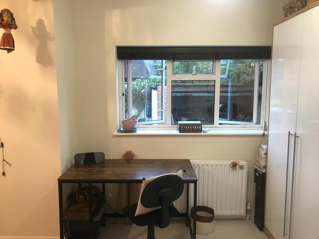 Serene Spacious Room Staines-upon-Thames Exteriér fotografie