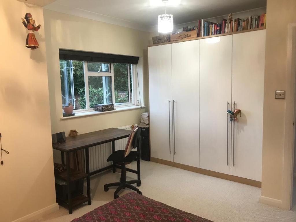 Serene Spacious Room Staines-upon-Thames Exteriér fotografie