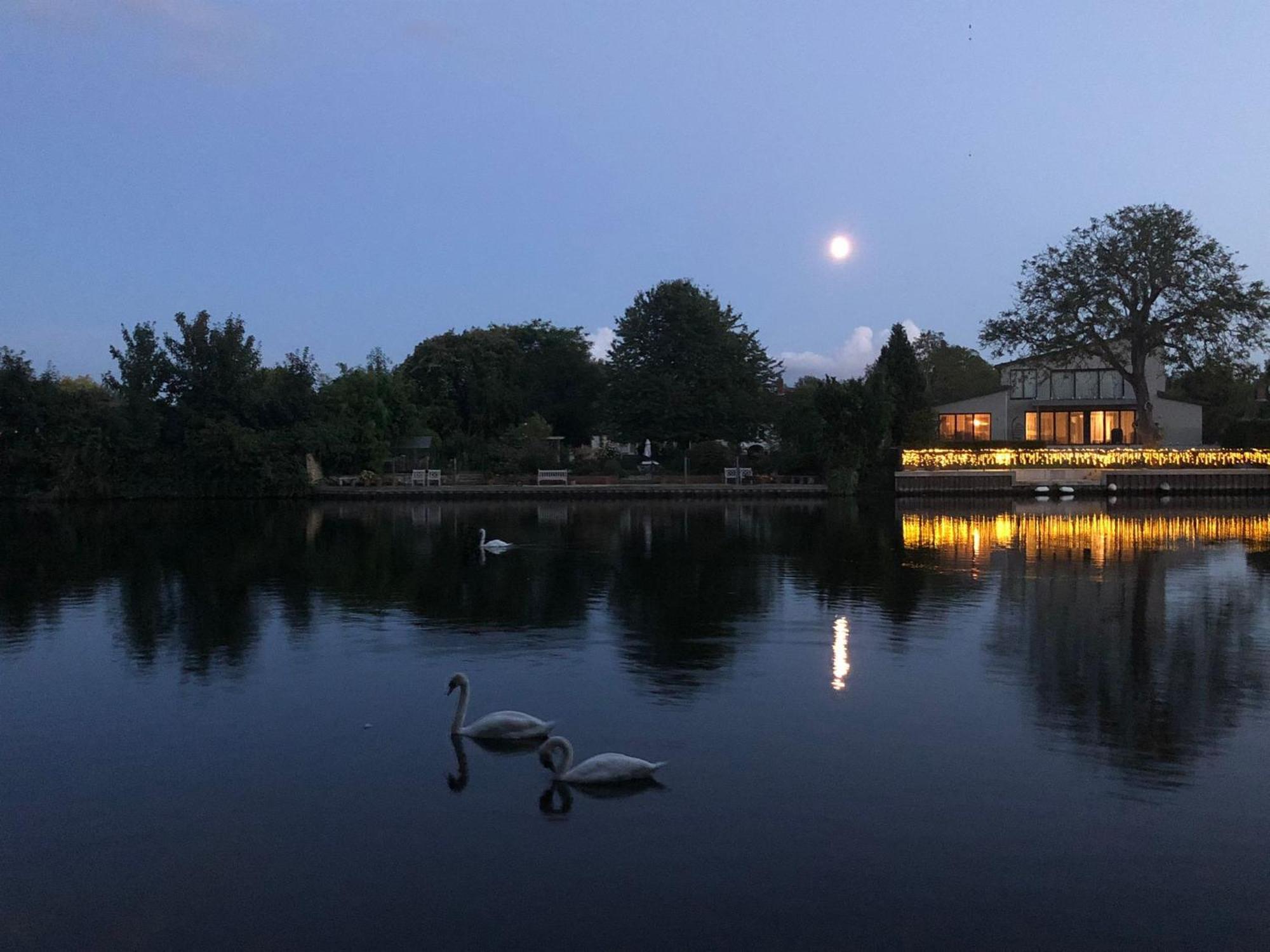 Serene Spacious Room Staines-upon-Thames Exteriér fotografie