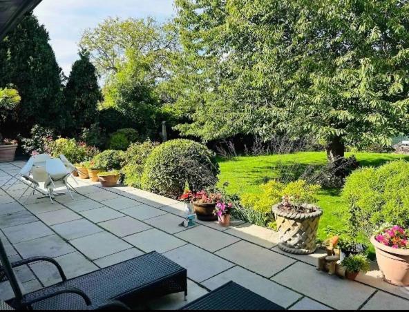Serene Spacious Room Staines-upon-Thames Exteriér fotografie